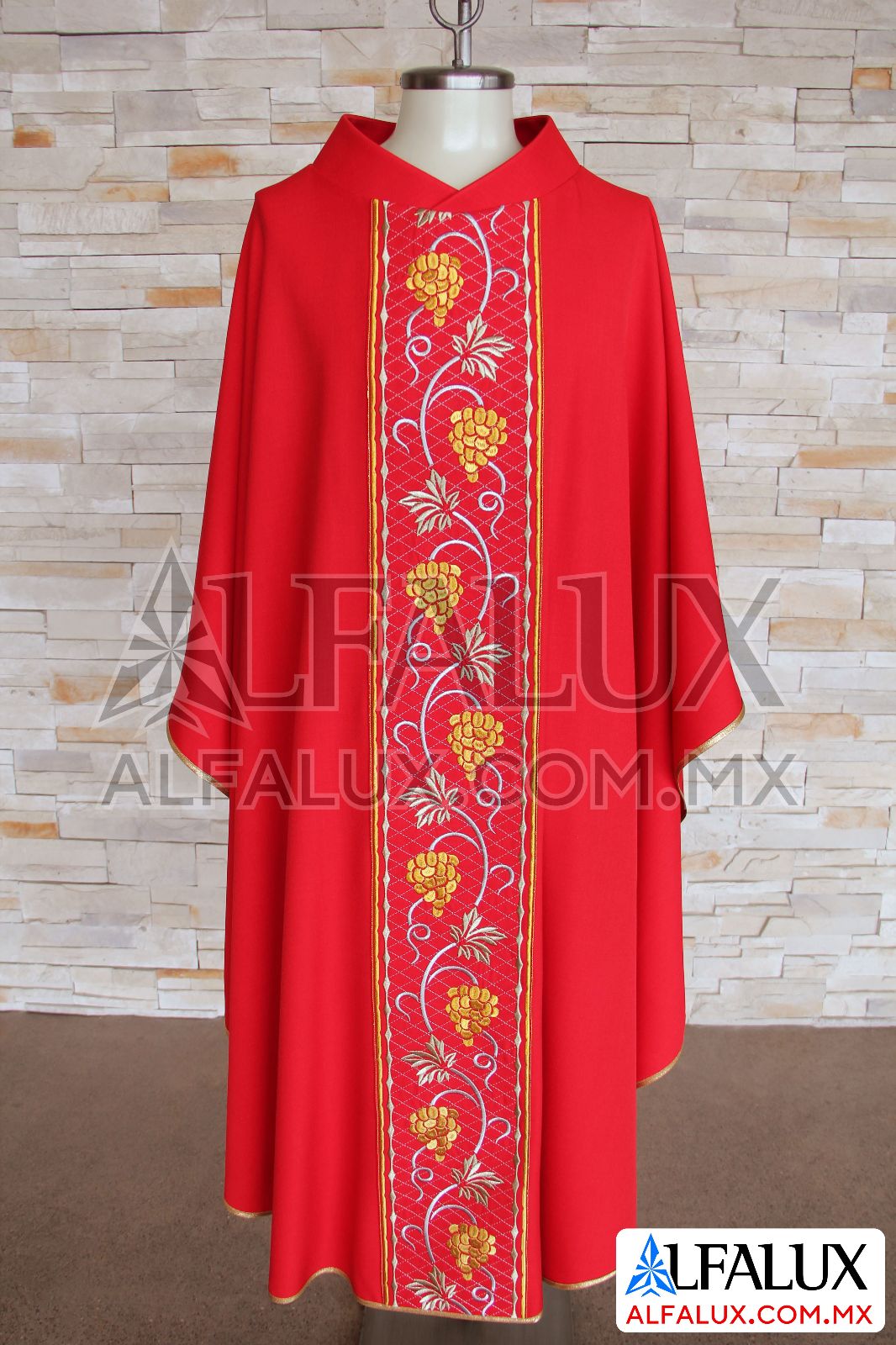 03 UVAS Casulla Alfalux Rojo Central 100 (1)